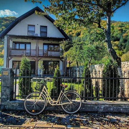 Villa Vrelo Bosne 사라예보 외부 사진